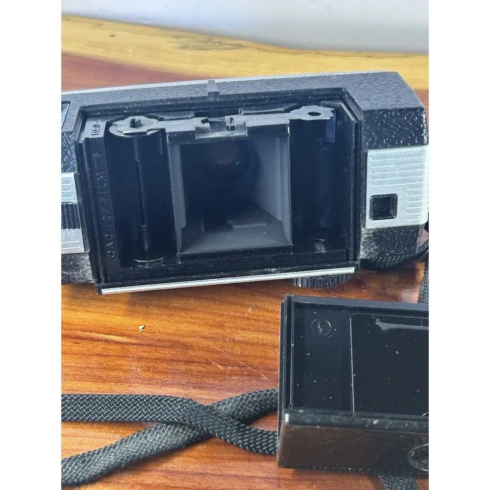 Kodak Brownie Super 27 Vintage Camera‎ - Kodak Lens f/8 - Untested